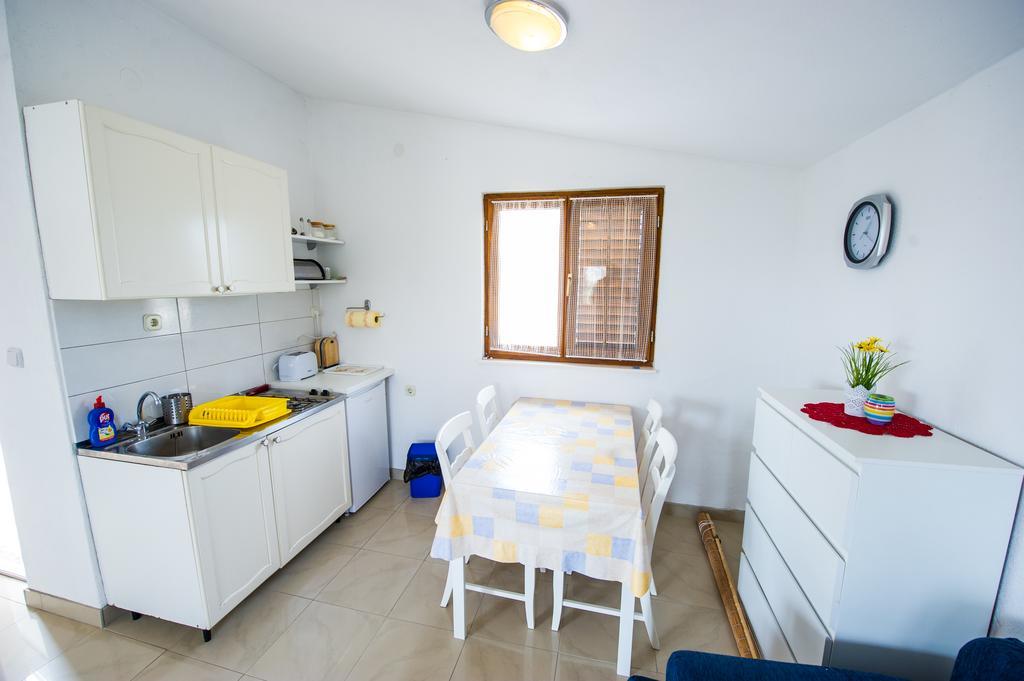 Apartments Villa Flora Rogoznica  Eksteriør billede